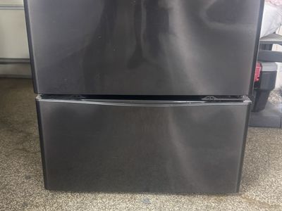 LG 27” Washer & Dryer Pedestals