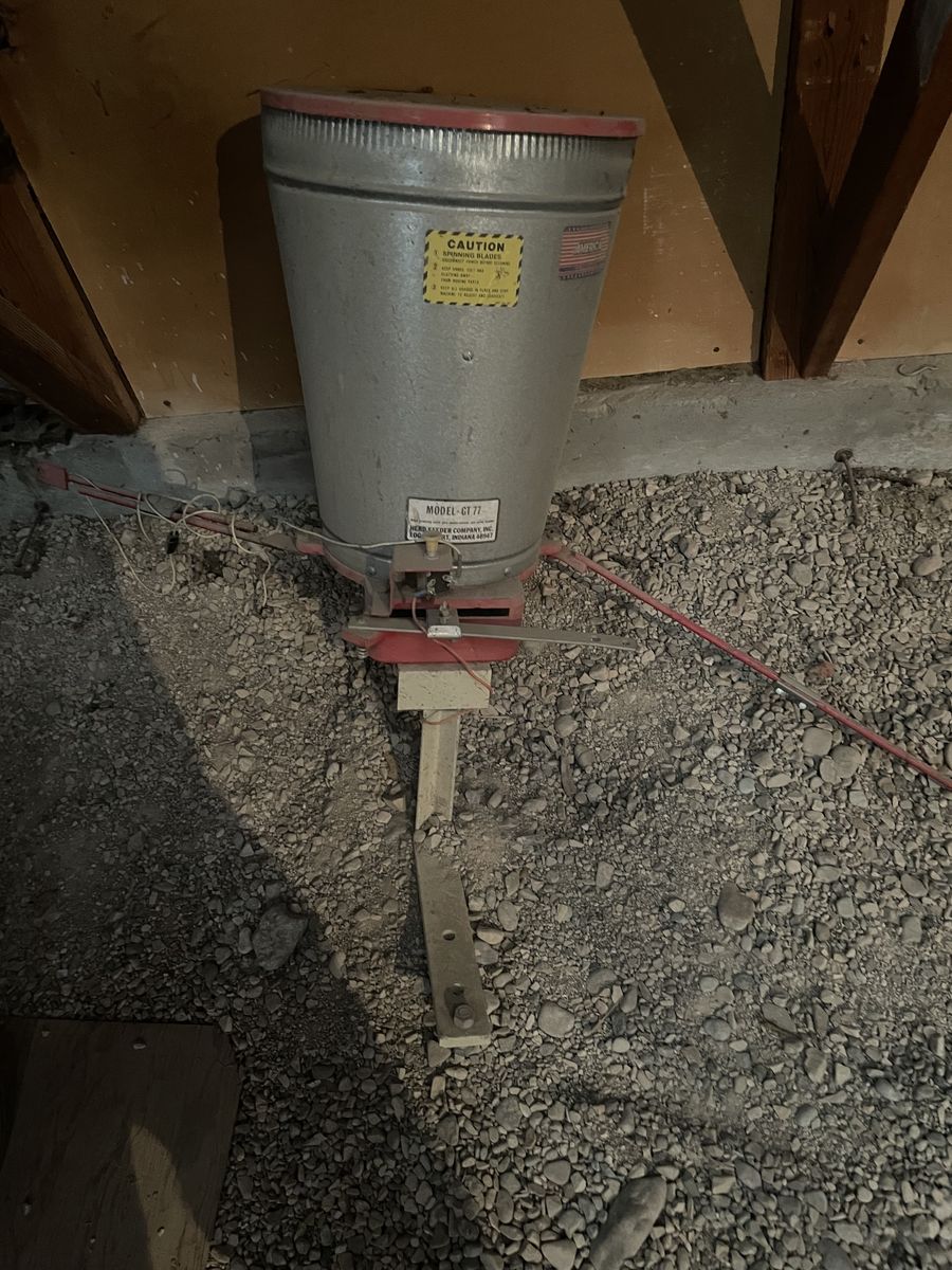Main image 3
