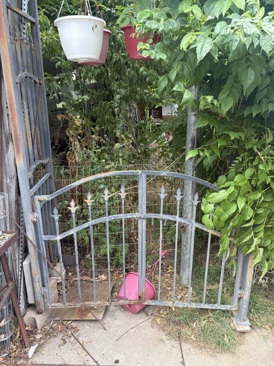 Free Black Rod Iron Arbor