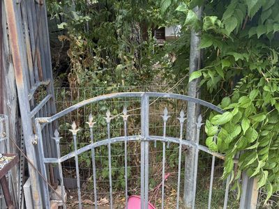 Free Black Rod Iron Arbor