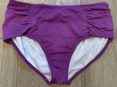 Size Large Ruched Bathing Suit Bottom