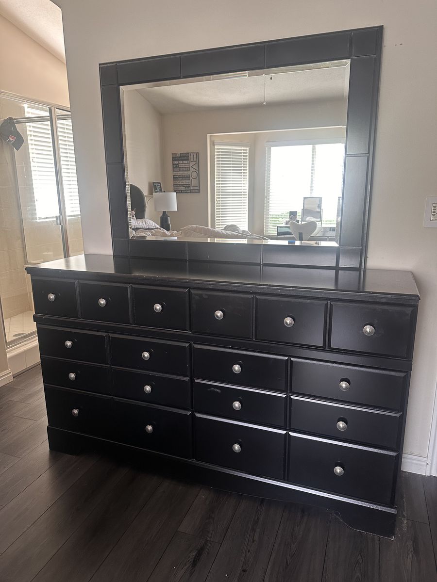 Large 6 drawer black dresser