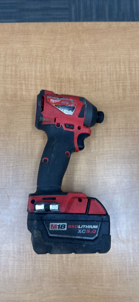 Milwaukee M18 FUEL 18V Lithiul-Ion Drill XC 5.0