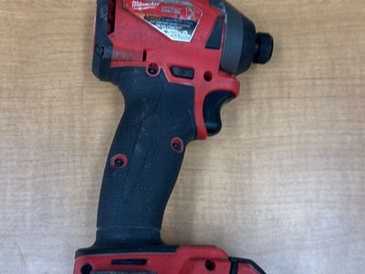 Milwaukee M18 FUEL 18V Lithiul-Ion Drill XC 5.0