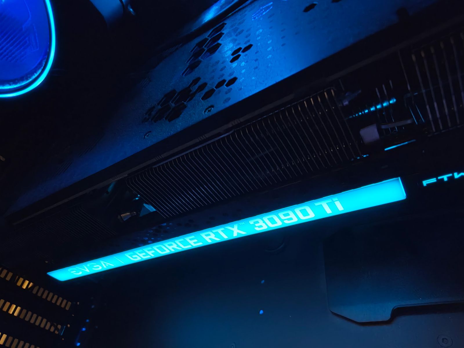 EVGA GeForce RTX 3090 Ti FTW3 Ultra Gaming – Excellent Condition