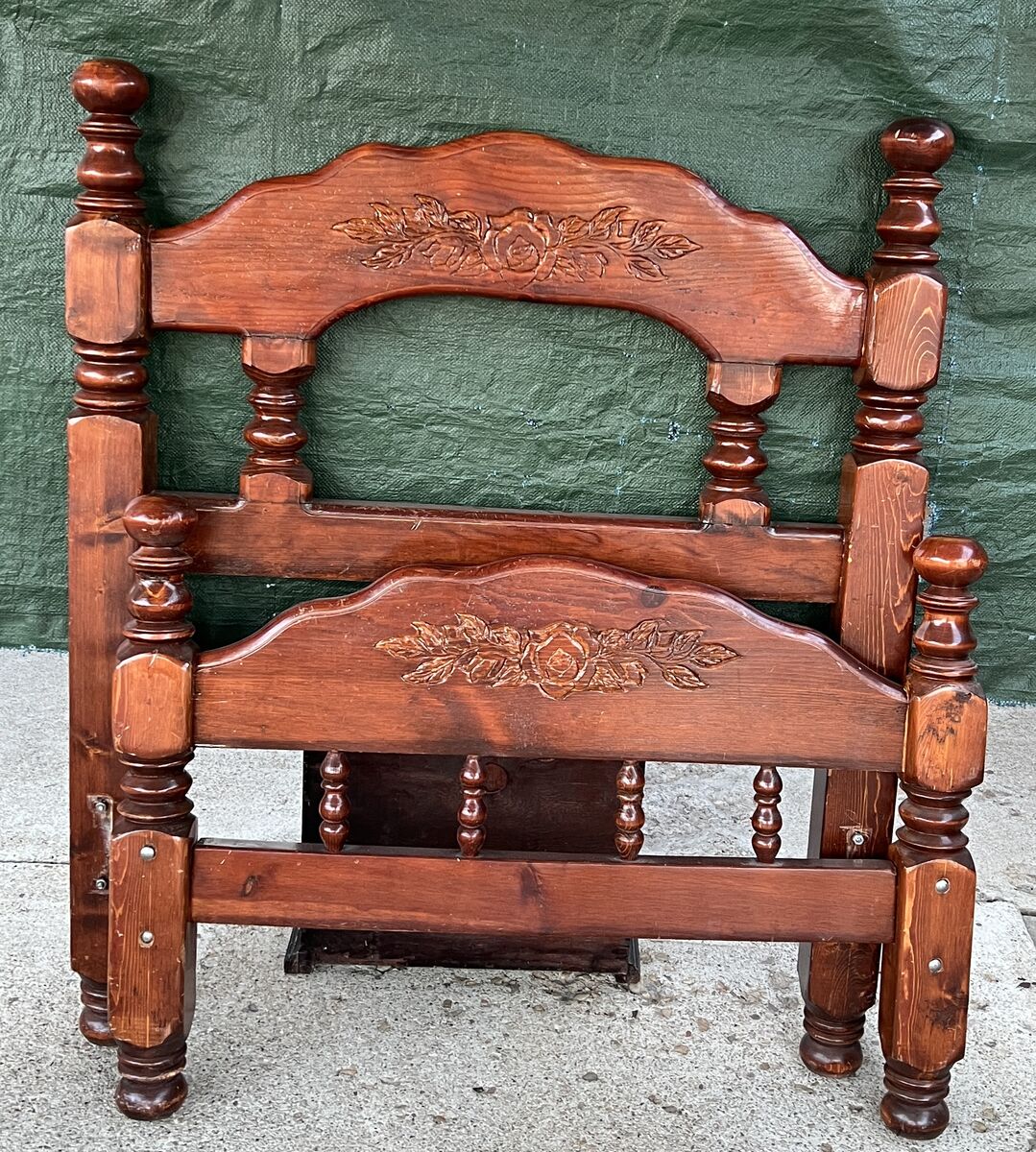 Bed Set/ Twin Bedframe/ Headboard & Footboard