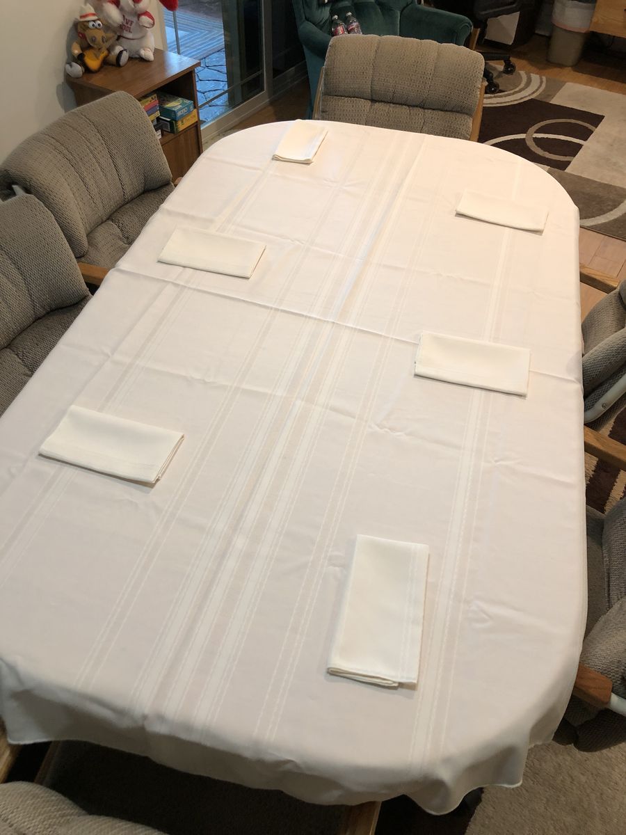 Vintage Off-White Fabric Tablecloths with Matching Cloth Napkins – Rectangle & Oval