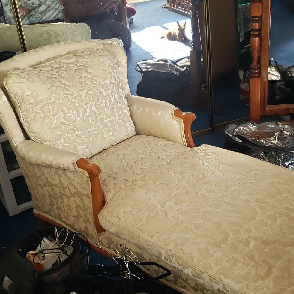 Bedroom Chaise chair