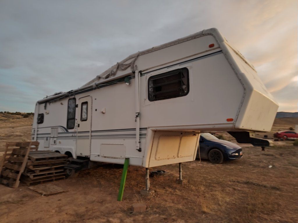 Free Gooseneck 5th Wheel camper