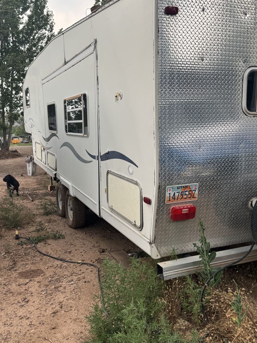 2002 Gulfstream Make 5th wheel