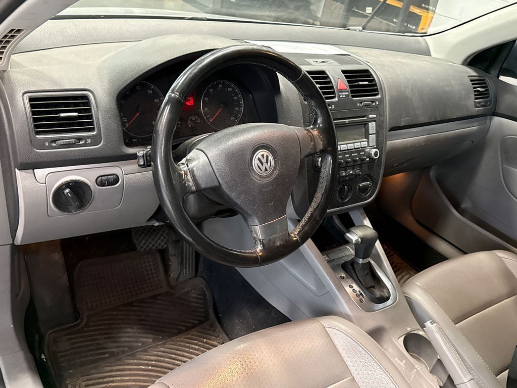 Main image 6