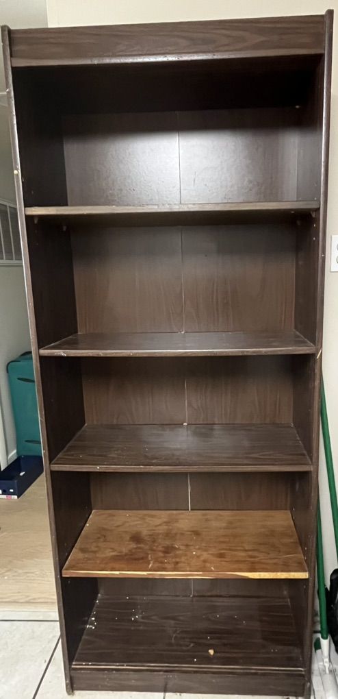 Free Bookshelf!!