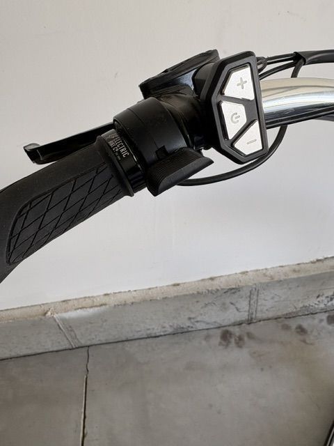 Main image 6