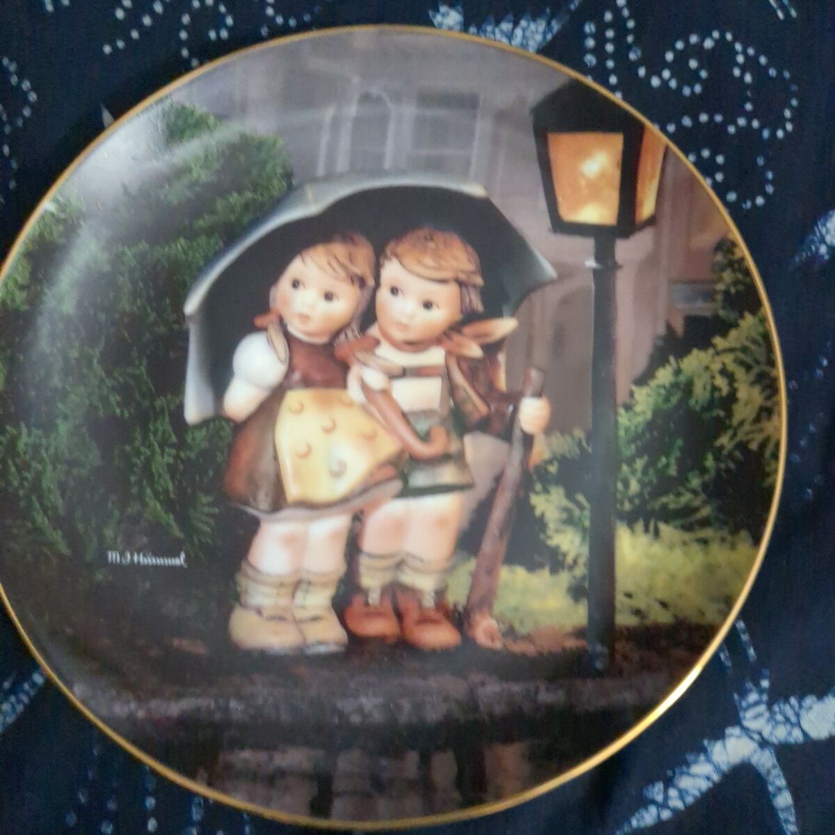 M.J. Hummel Stormy Weather plate