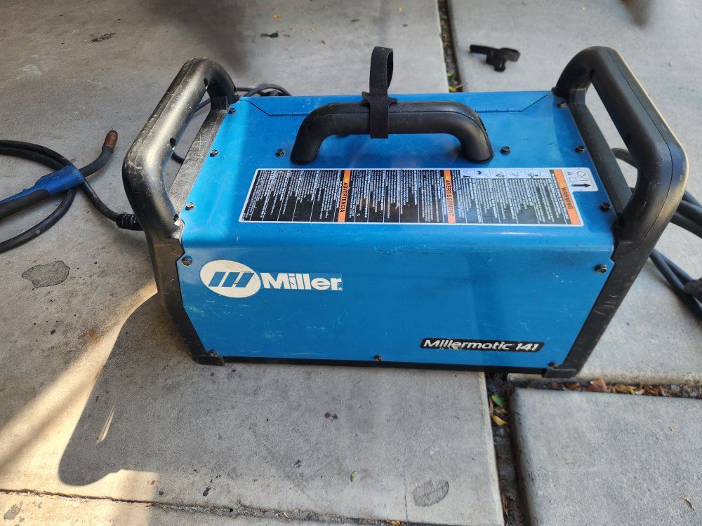 Miller Millermatic 141 Wire Welder MIG Welder with Torch and Ground Clamp