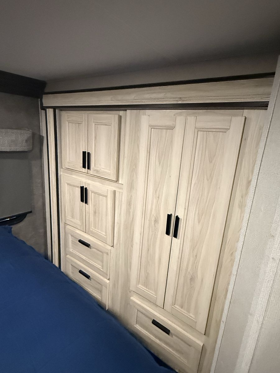 Main image 7
