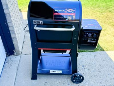 Brand new weber grill series 600