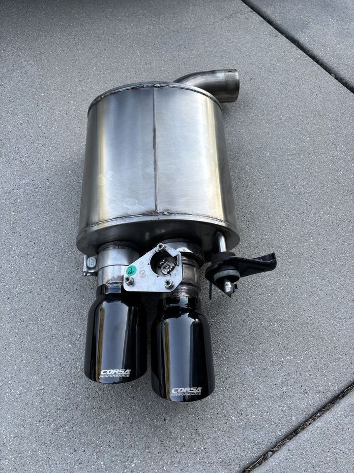 Main image 3