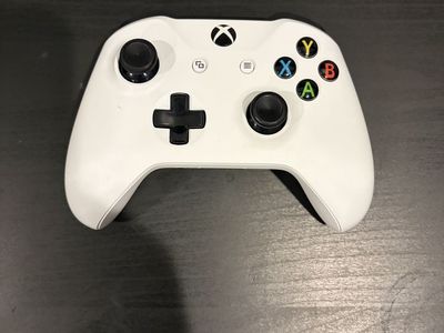 Xbox One Controller - **NO STICK DRIFT**