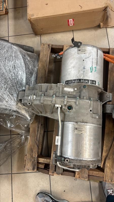 Tesla OEM 1002633-00-Q Rear Drive Unit Electric Motor and Inverter BASE (2016 Model S 60)