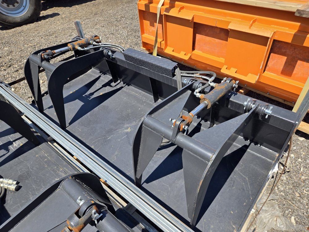 NEW JCT 84" Flat Bottom Grapple Bucket (Skid Steer)