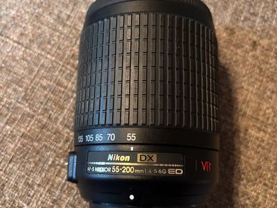 Nikon AF-S NIKKOR 55-200mm f/4-5.6G ED VR DX Zoom Lens for DSLR