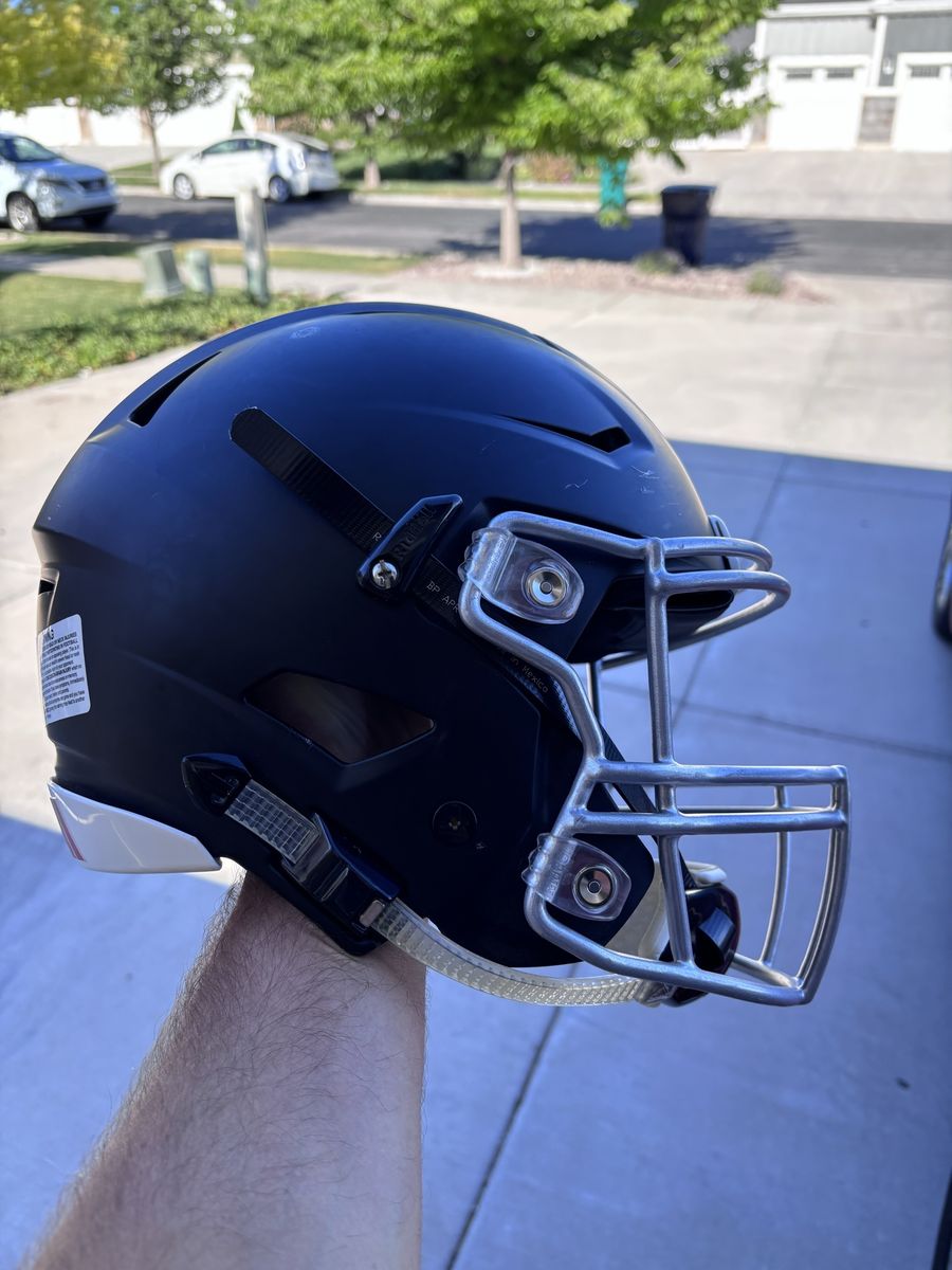 Large Riddell SpeedFlex Football helmet