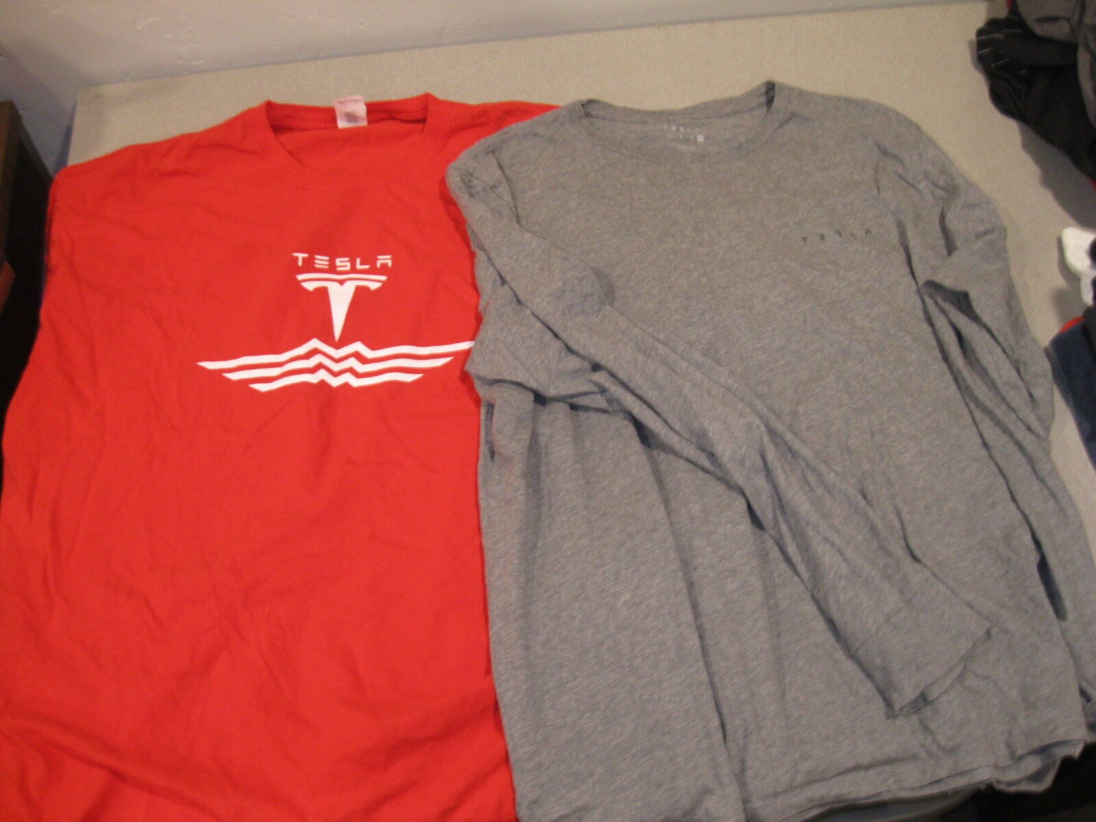 2 Tesla XXL Shirts