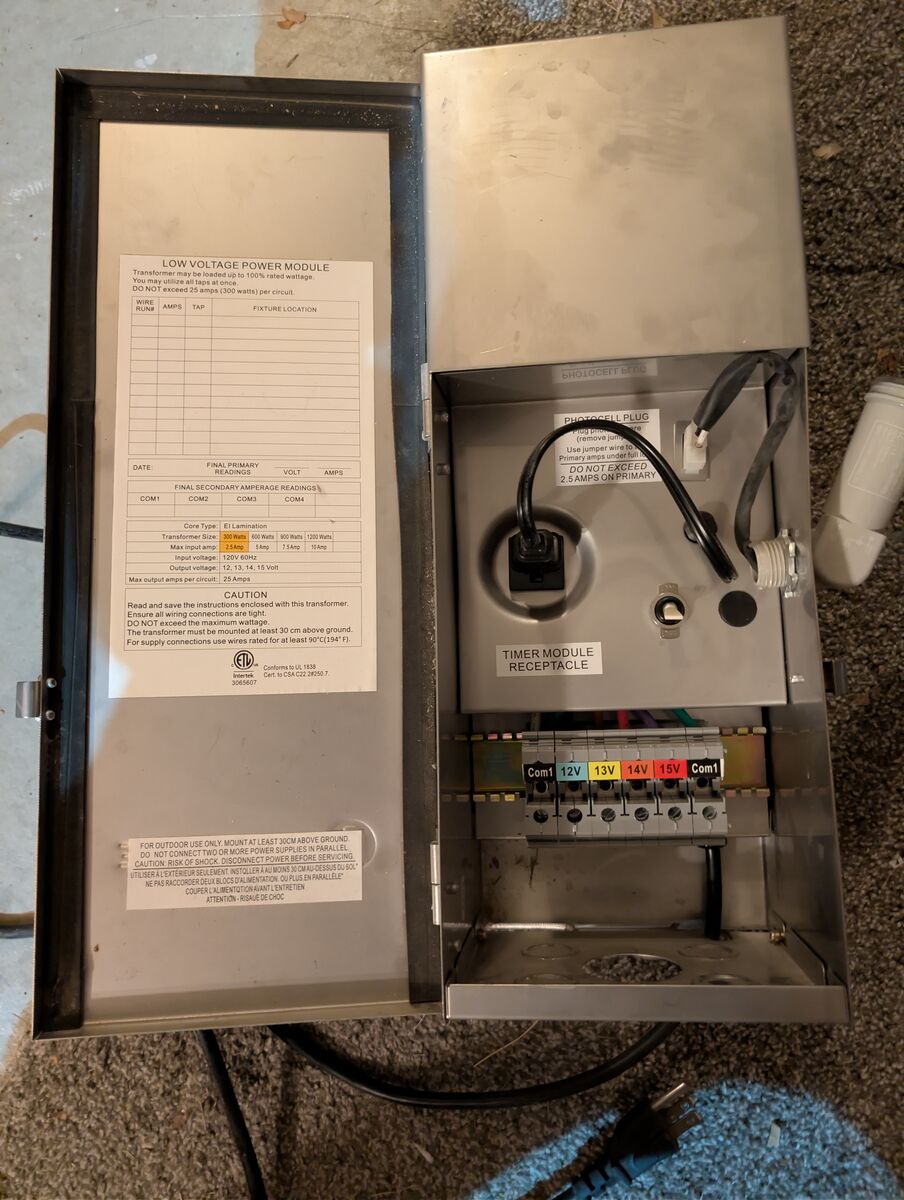 Pro-Trade Landscape Lighting Transformer with Photocell [1200 Watt] (Gently Used)