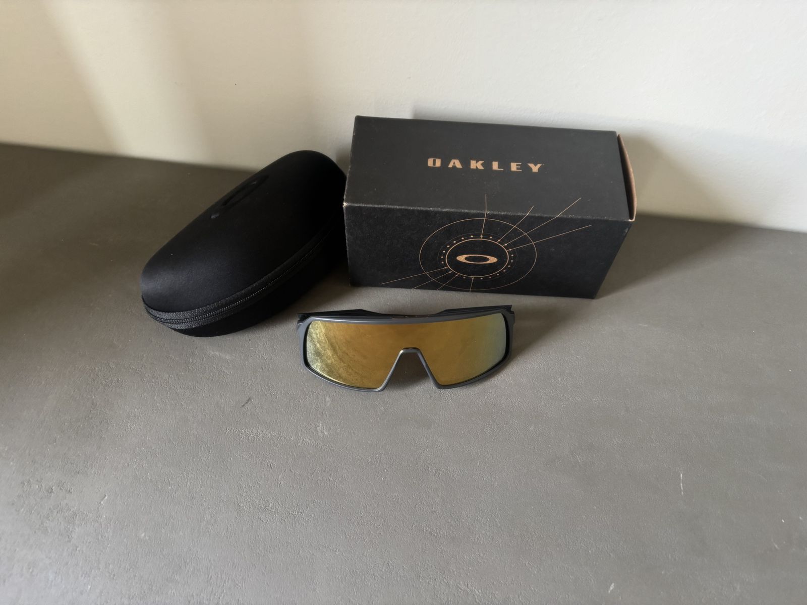 Matte Carbon - Oakley Sutro Sunglasses - New - Unisex