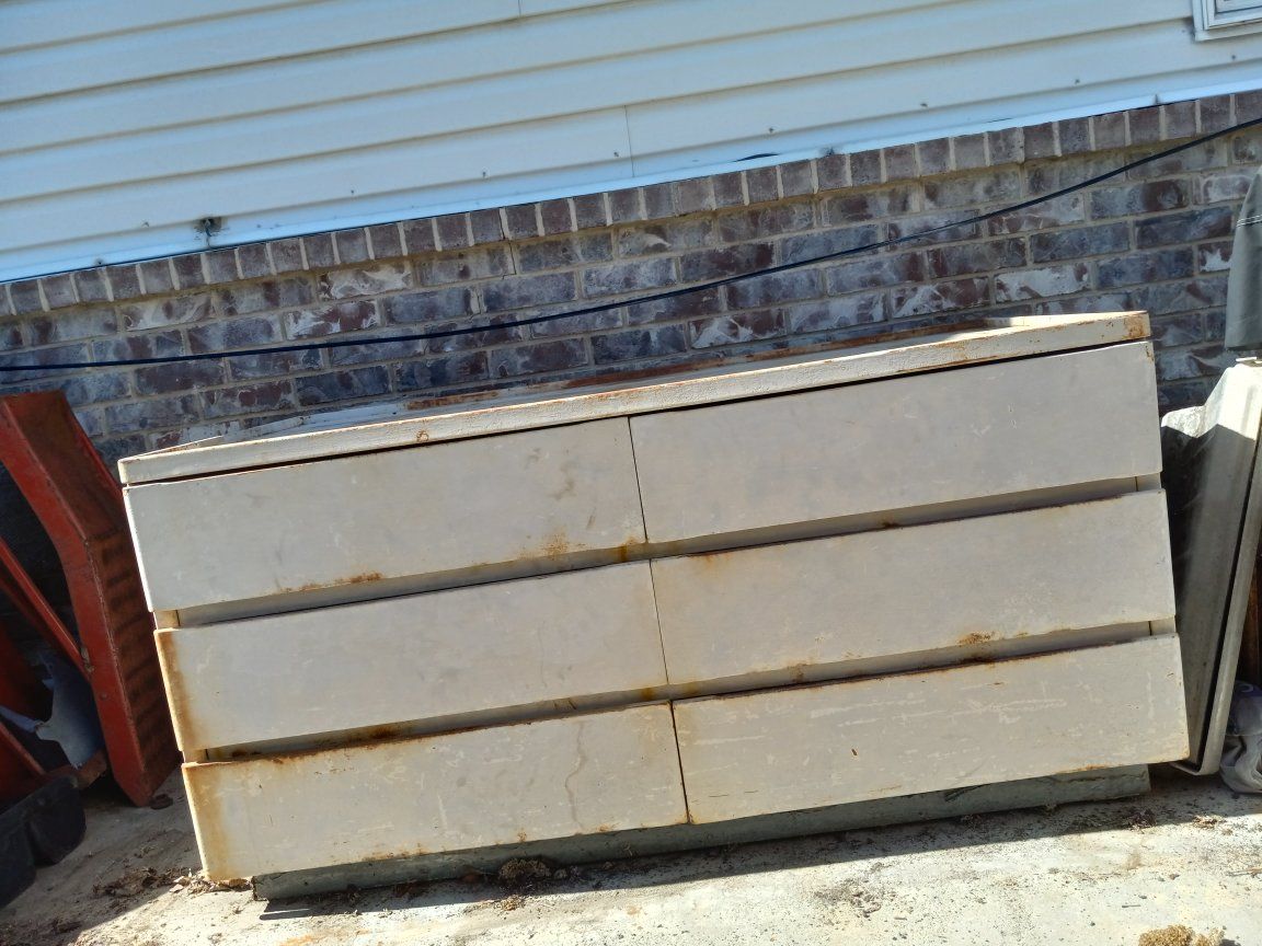 Main image 3
