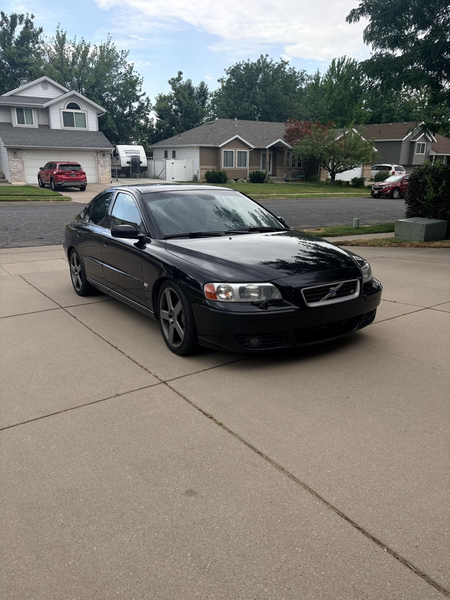 2005 Volvo S60 R 