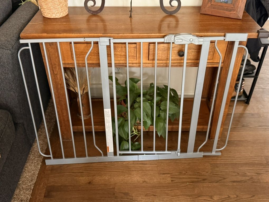 Regalo Baby/Pet Gate - 48Lx30H Grey