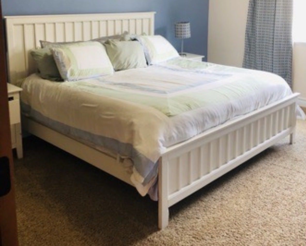 Creamy White King Bedframe with Two Nightstands