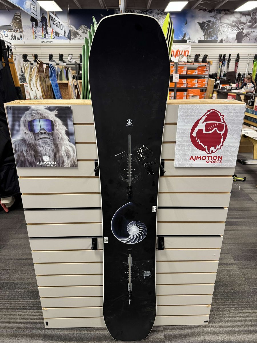 Burton Family Tree: Hometown Hero 152cm Snowboard - Lightly Used (2026)