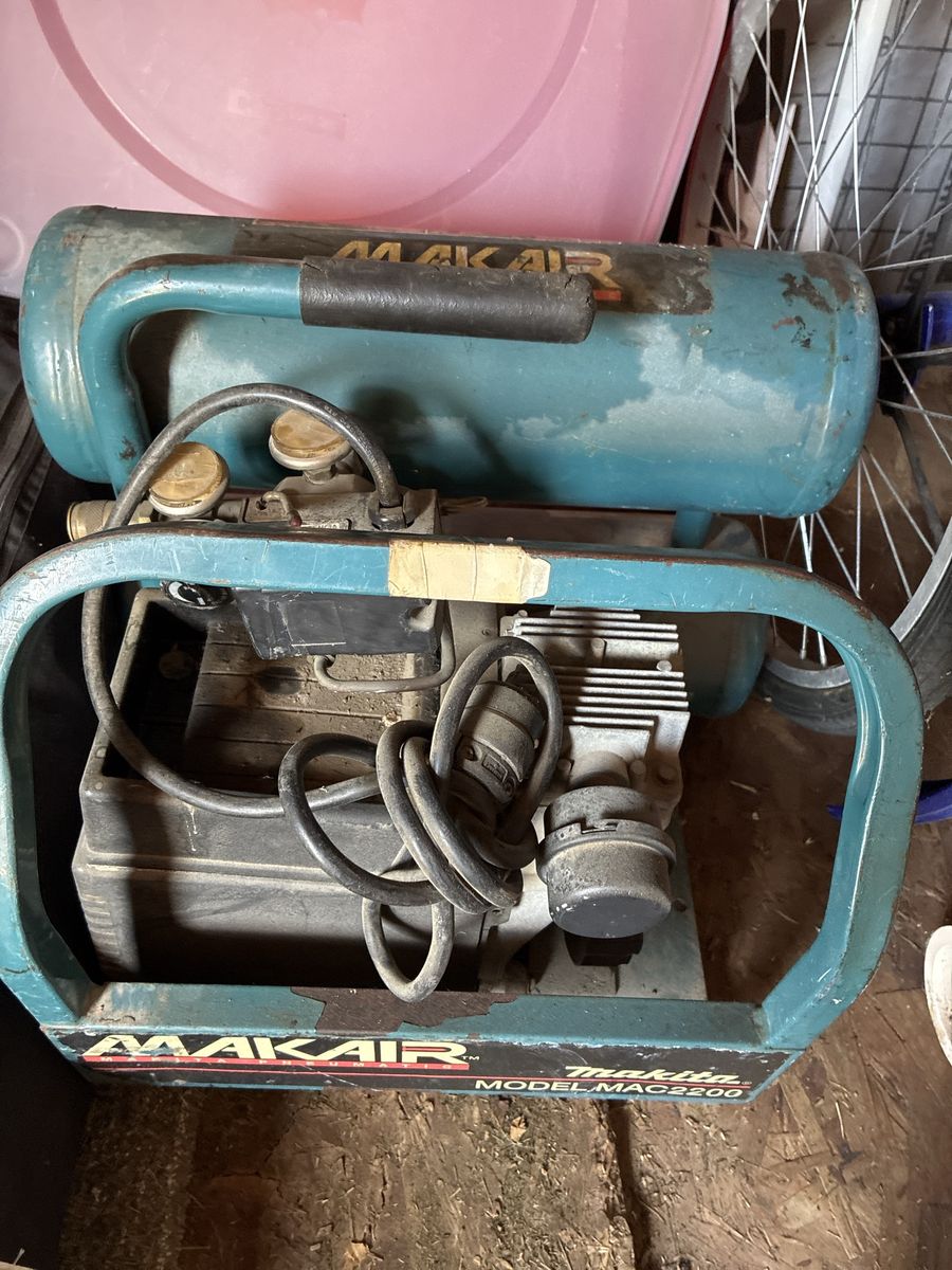 Makita MAC2200 Big Bore 2.1 HP Electric Air Compressor
