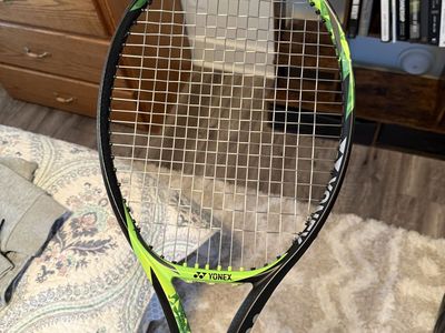 Yonex E Zone 100 4 3/8
