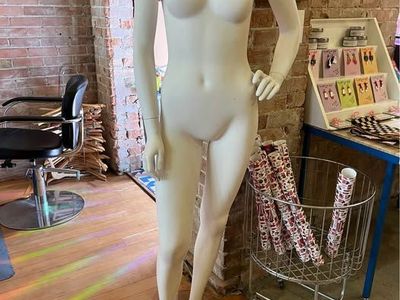Mannequin fiberglass on glass stand size small