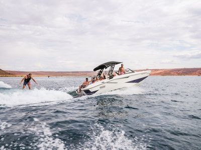 Heyday H22 Surf Wakeboard Boat Rentals