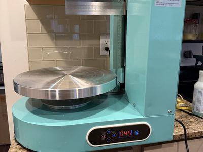 Electric Cake Cream Spreading Decorating Smoothing Cakes Coating Smearing Machine