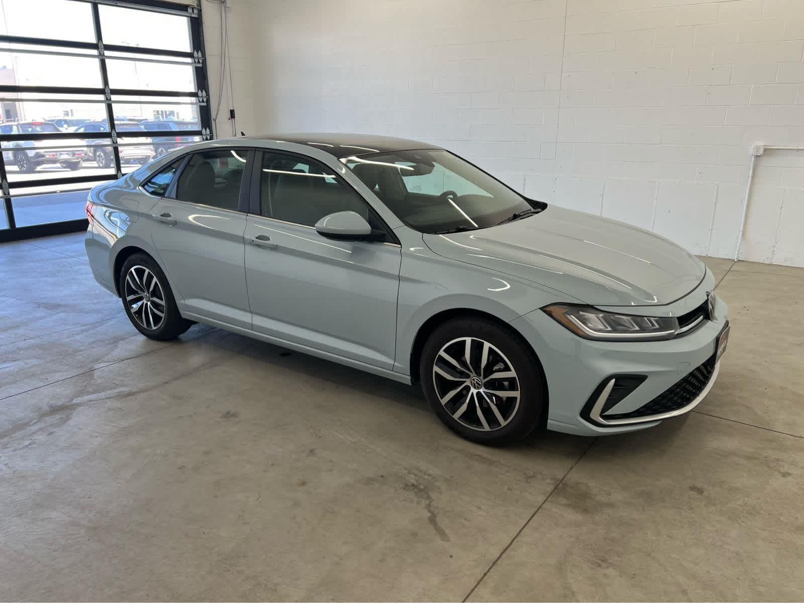 Main image 5