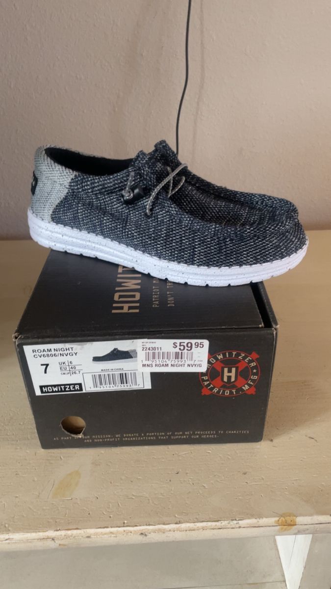 Howitzer Roam Night Navy Casual Shoes Size 7 with Original Box
