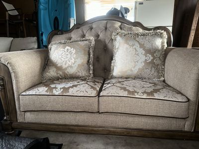 Elegant Traditional Tufted Back Loveseat with Ornate Wood Trim - 2-Seater Sofa and coffee table