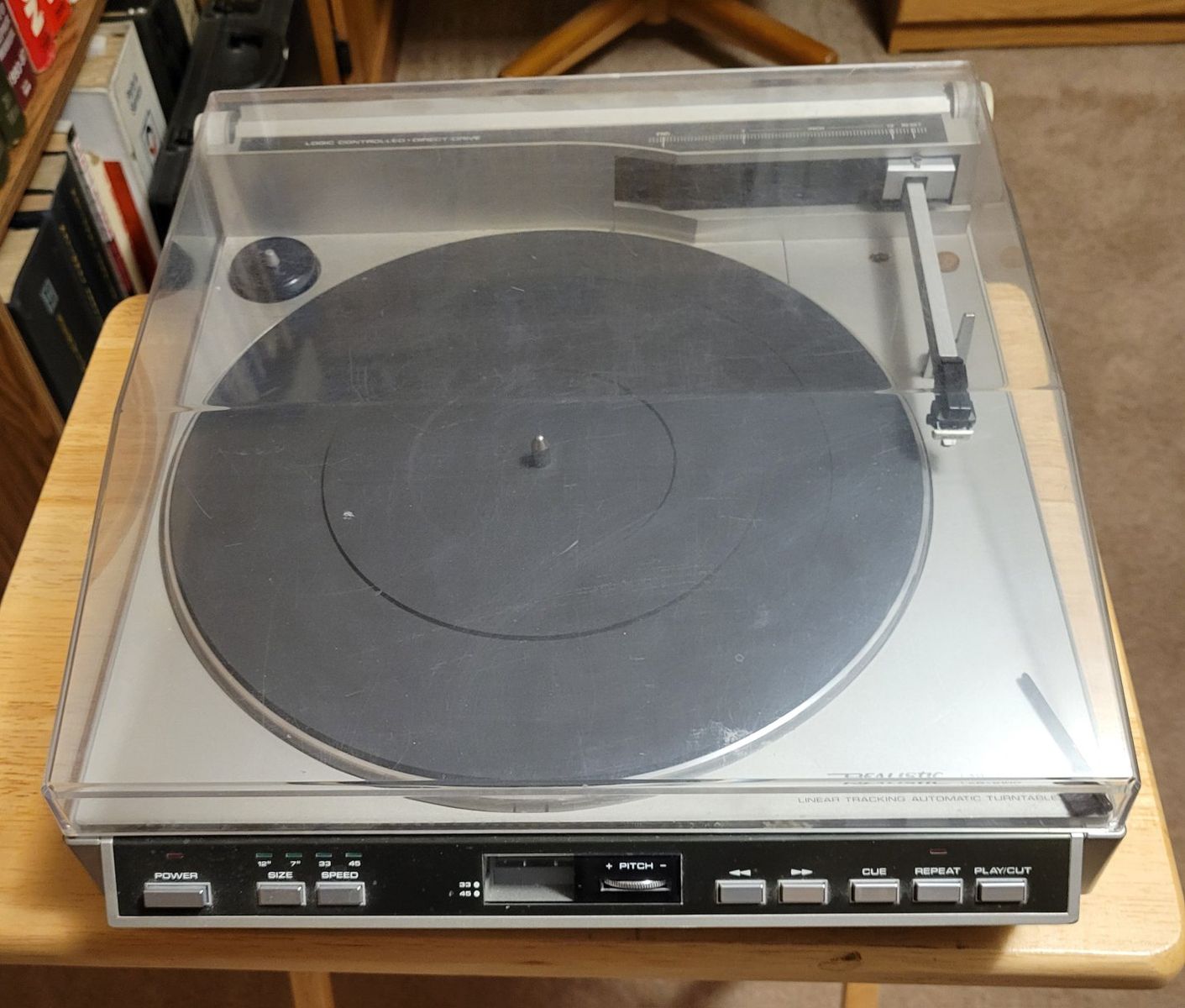 Realistic LAB-2100 Linear Tracking Automatic Turntable - Vintage Record Player