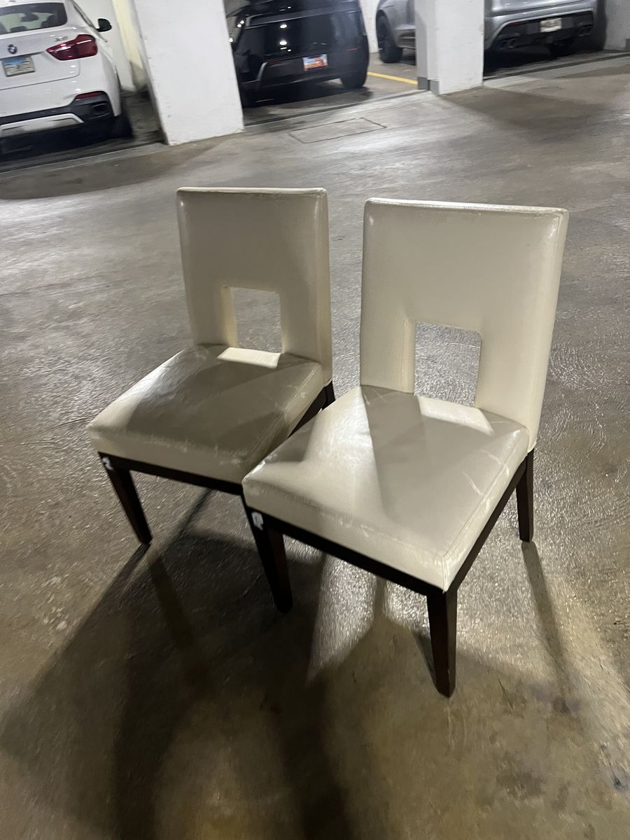 4 Dinning Room Chairs