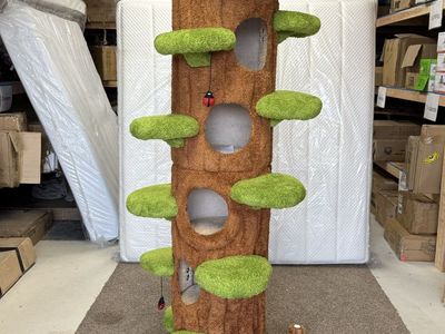 Large Tree Trunk Cat Tree Scratching Post with Green Platforms and Condos- New