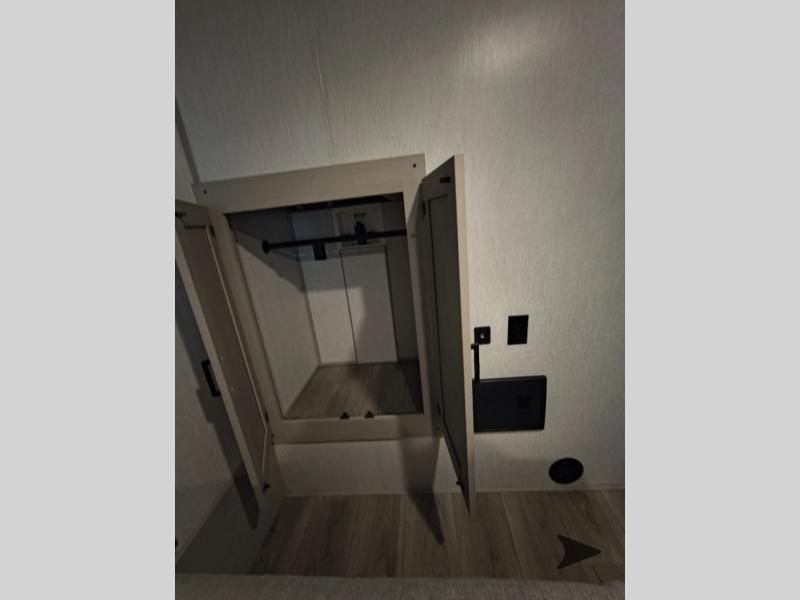 Main image 40
