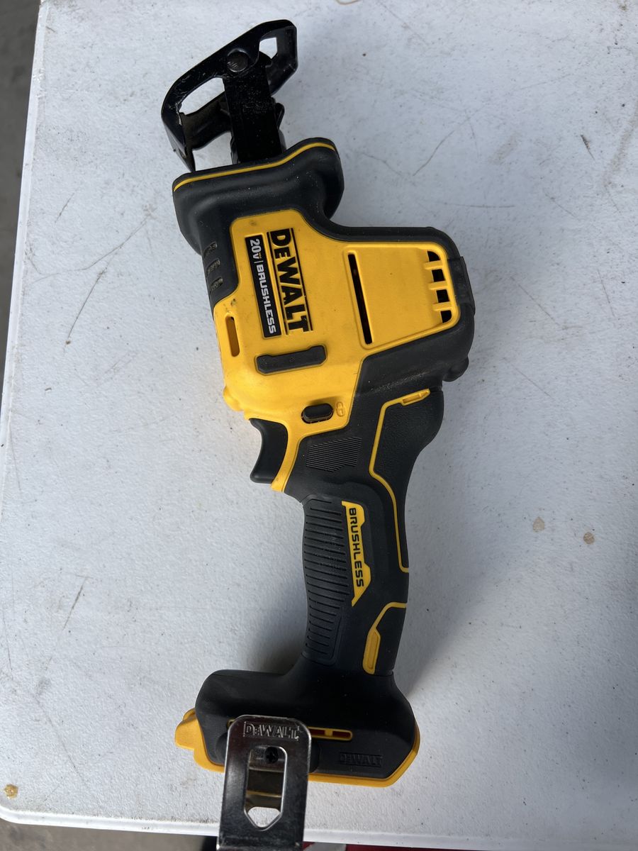 DEWALT 20V BRUSHLESS Reciprocating Saw - Compact & Cordless