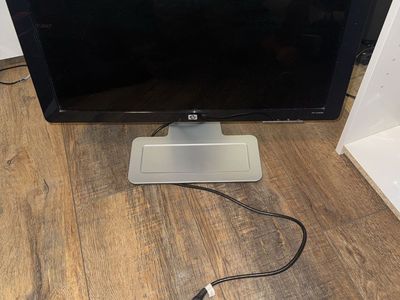 HP 24 LCD