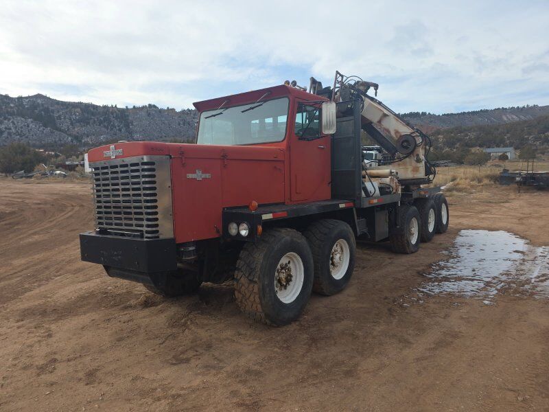 Oshkosh Crane Truck